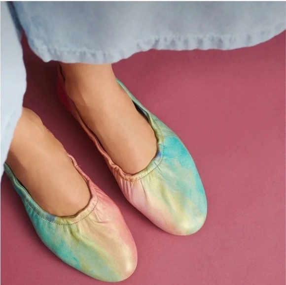 Jasper & Jeera Shoes - Anthropologie Jasper & Jeera Metallic Watercolor, Leather Flats Size 38